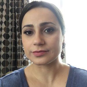 Meet your Posher, Emmanuela